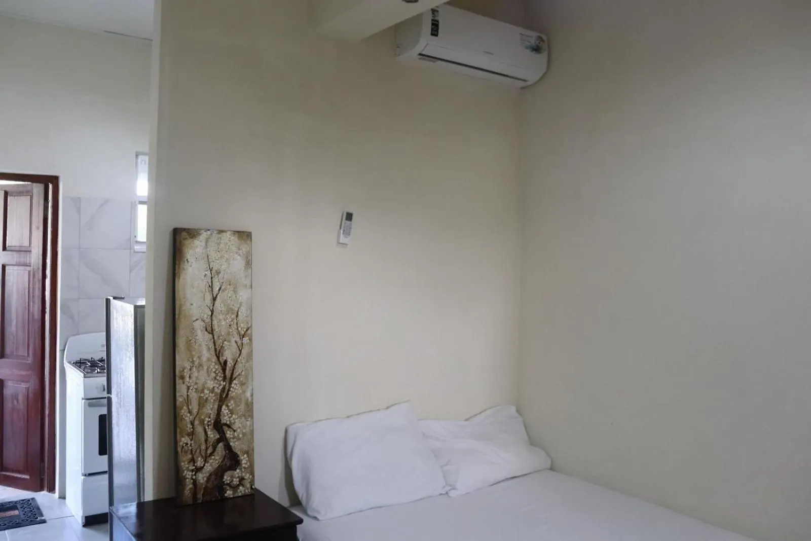 Blr Beach Villa Apartments Christ Church 0*,