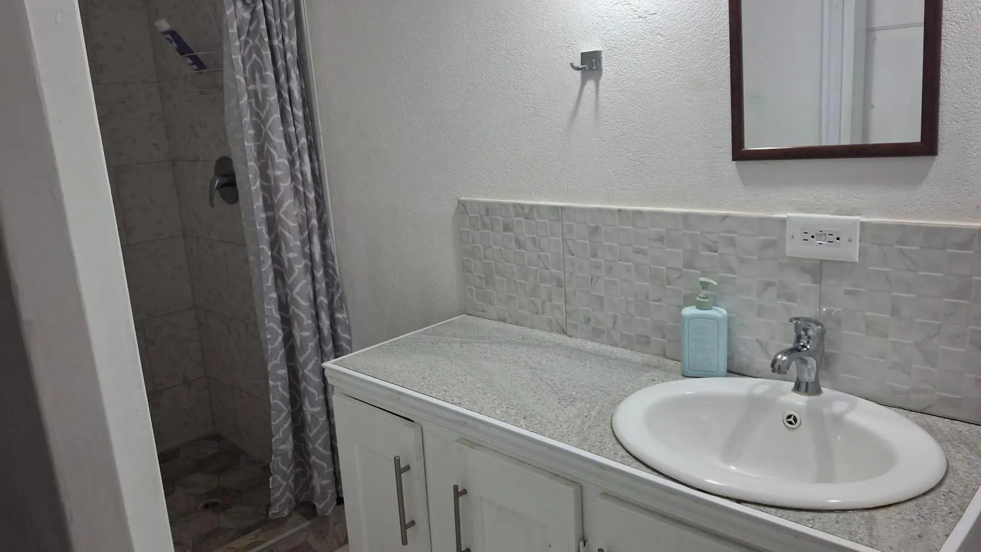 Blr Beach Villa Apartments Christ Church
