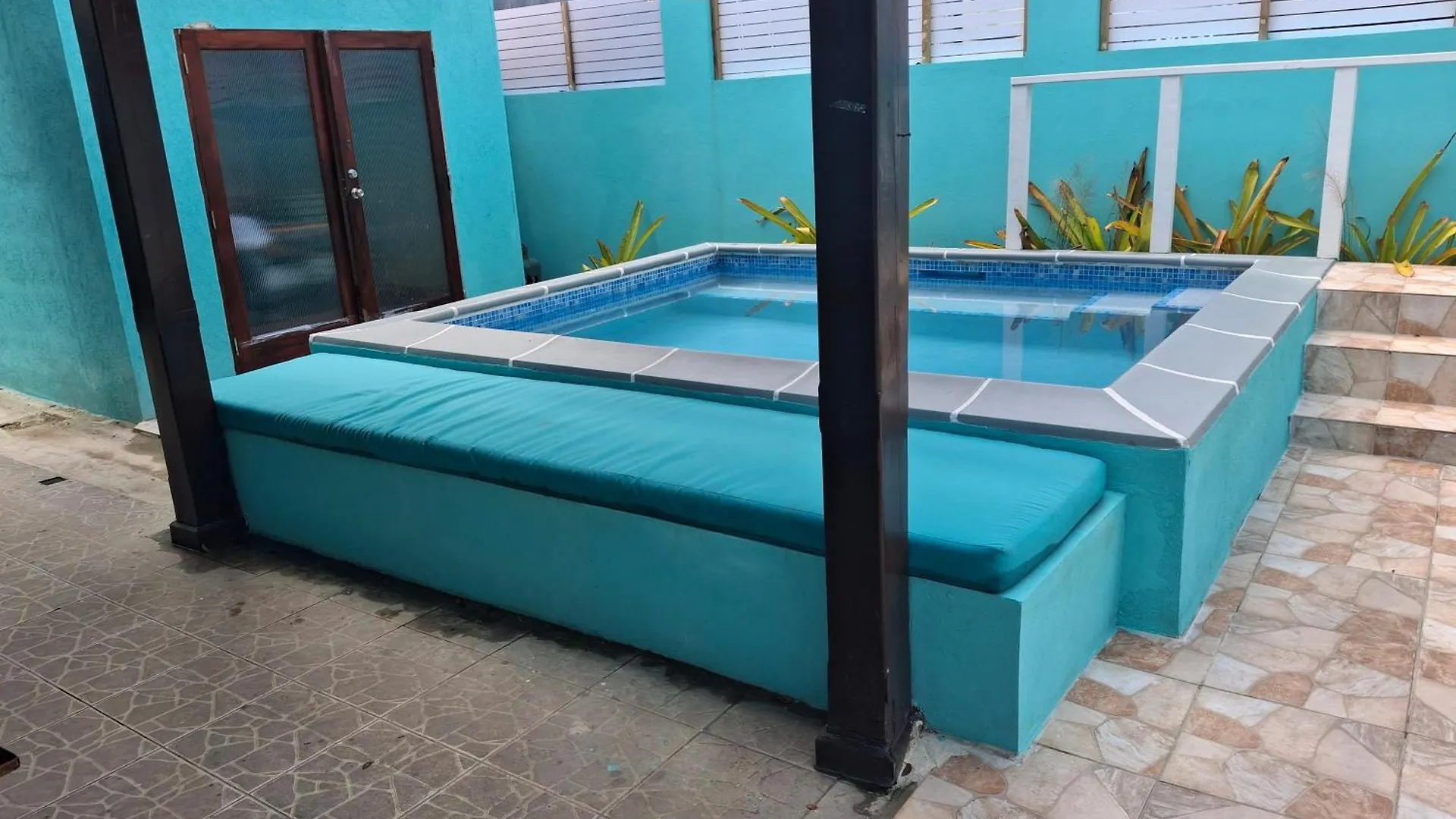 Blr Beach Villa Apartments contacts